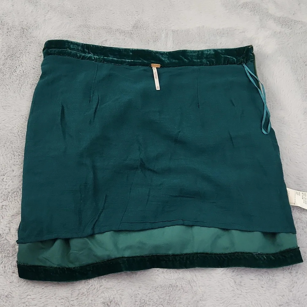 FREE PEOPLE Vivienne Velvet  mini green polyester skirt size 10 - Picture 7 of 13